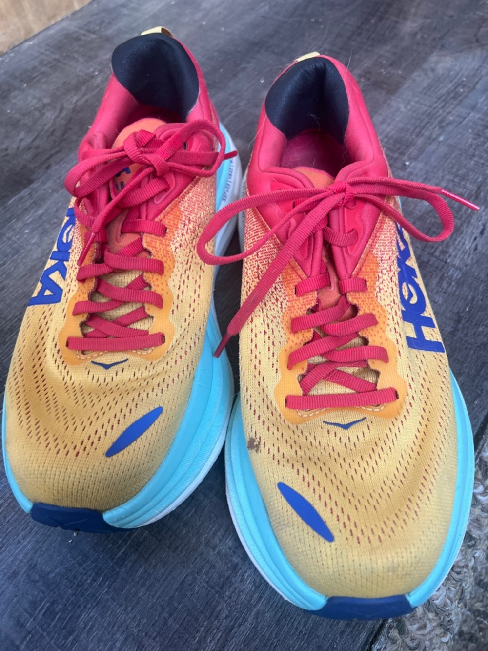 Hoka Bondi 8 men’s 8.5 max cushion training and walking shoes